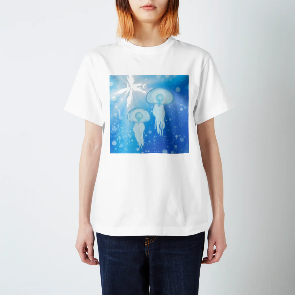 KIKITEKI_LABORATORYの電球海月 Regular Fit T-Shirt