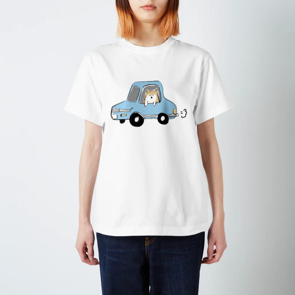 ぺろぺろぺろぺろ【せいこせんせい】の柴犬　in car Regular Fit T-Shirt