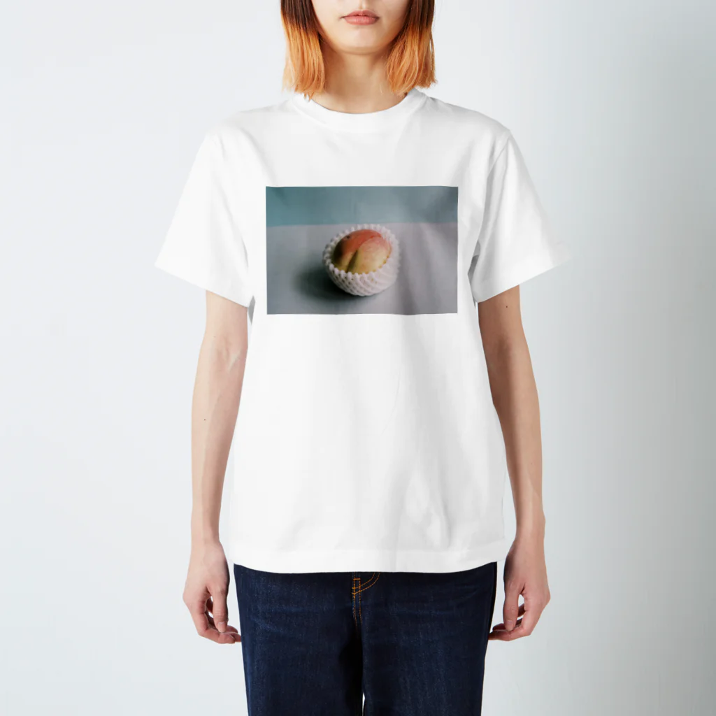 ubatamanoyumeのPeach Regular Fit T-Shirt