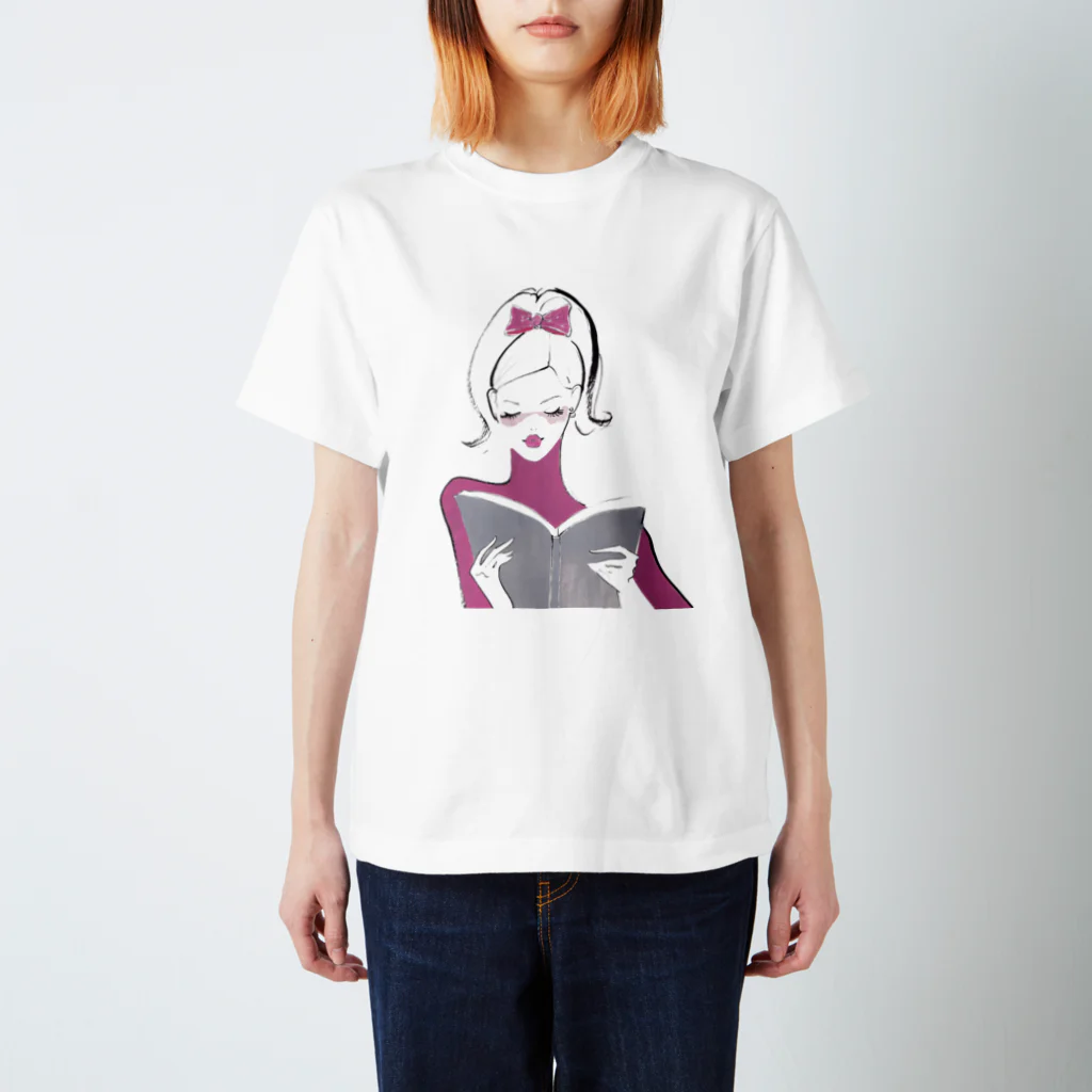 Jojo Yan | A Fashion Illustratorのreading Regular Fit T-Shirt