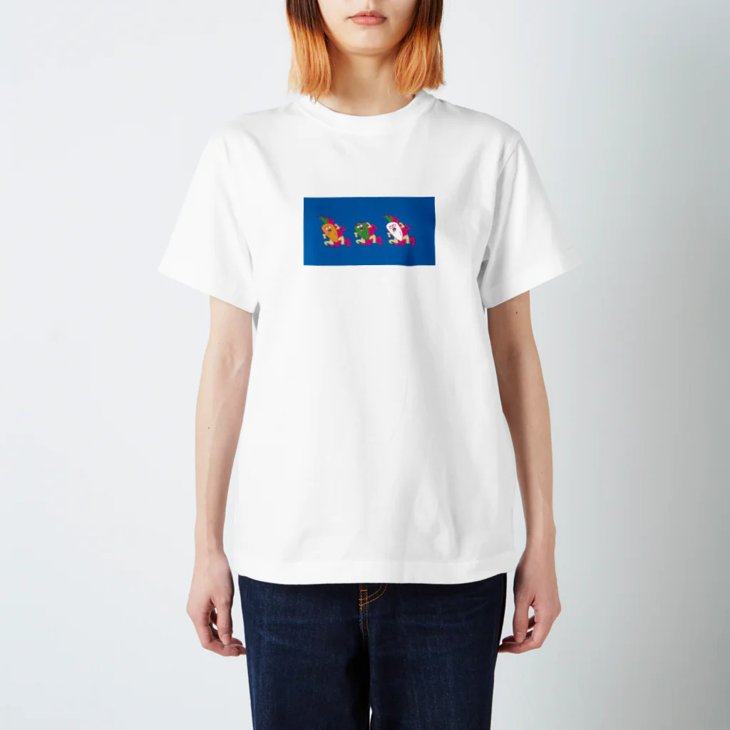 aduma-xxxのクレイジー野菜 Regular Fit T-Shirt