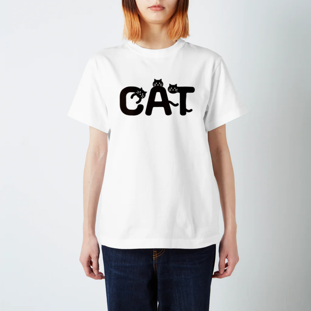 オノマトピアのCAT（タイポグラフィー） Regular Fit T-Shirt