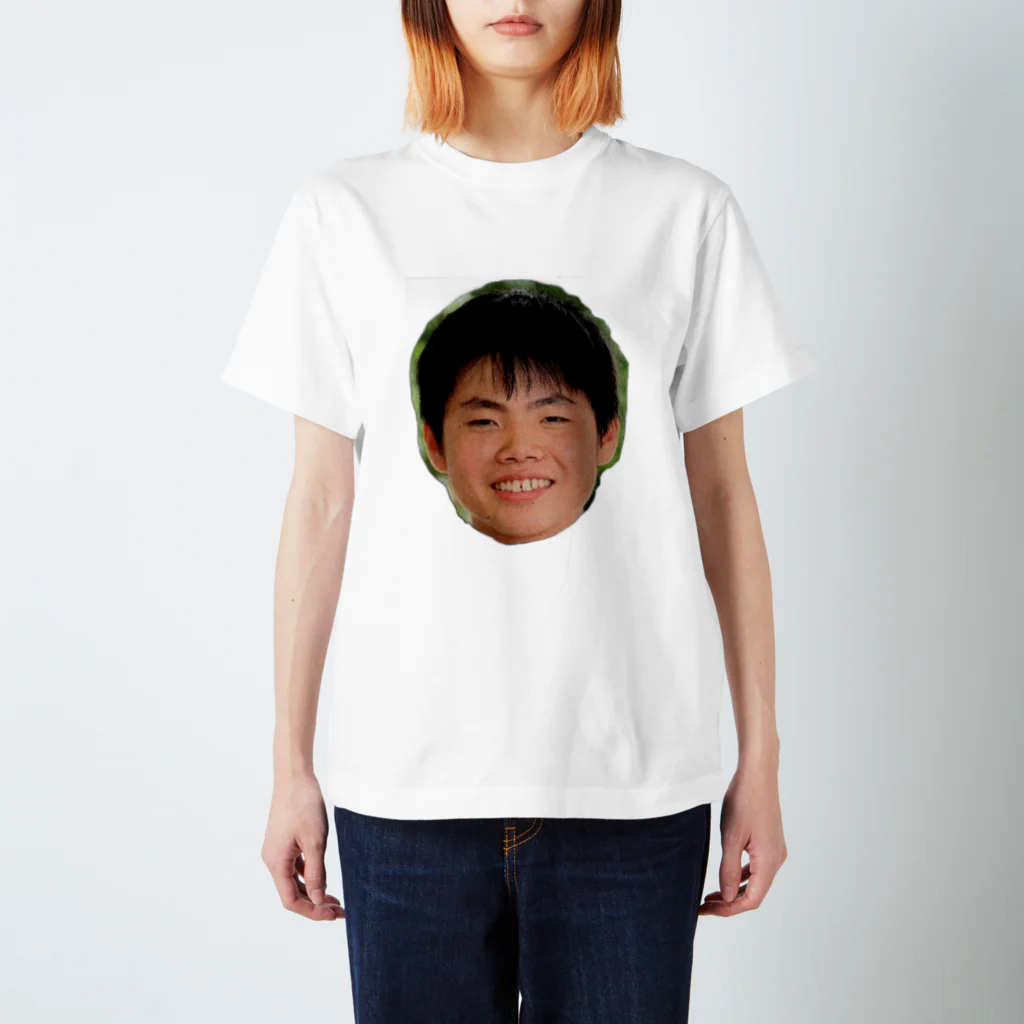 なんでも屋のみんなのアイドル Regular Fit T-Shirt