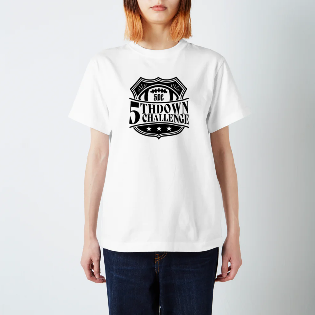 5thdownチャレンジ【NFLアメフト】の5thdownチャレンジデカロゴ Regular Fit T-Shirt