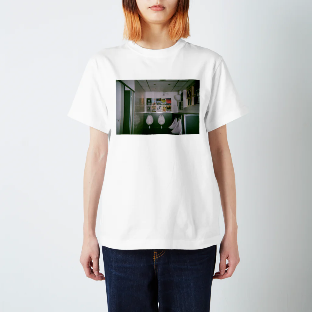 橋本の写真のtoilet in birmingham スタンダードTシャツ