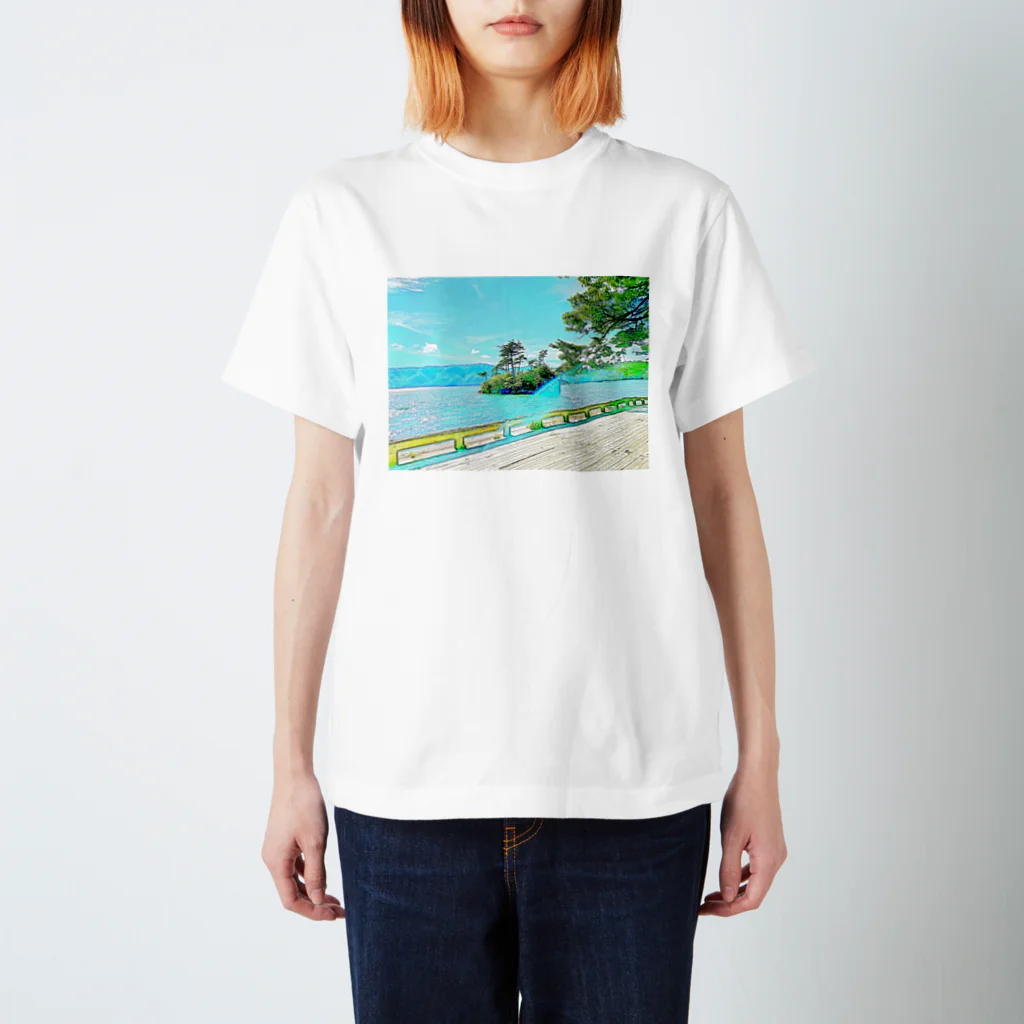 風と雨のショップの水辺。 スタンダードTシャツ