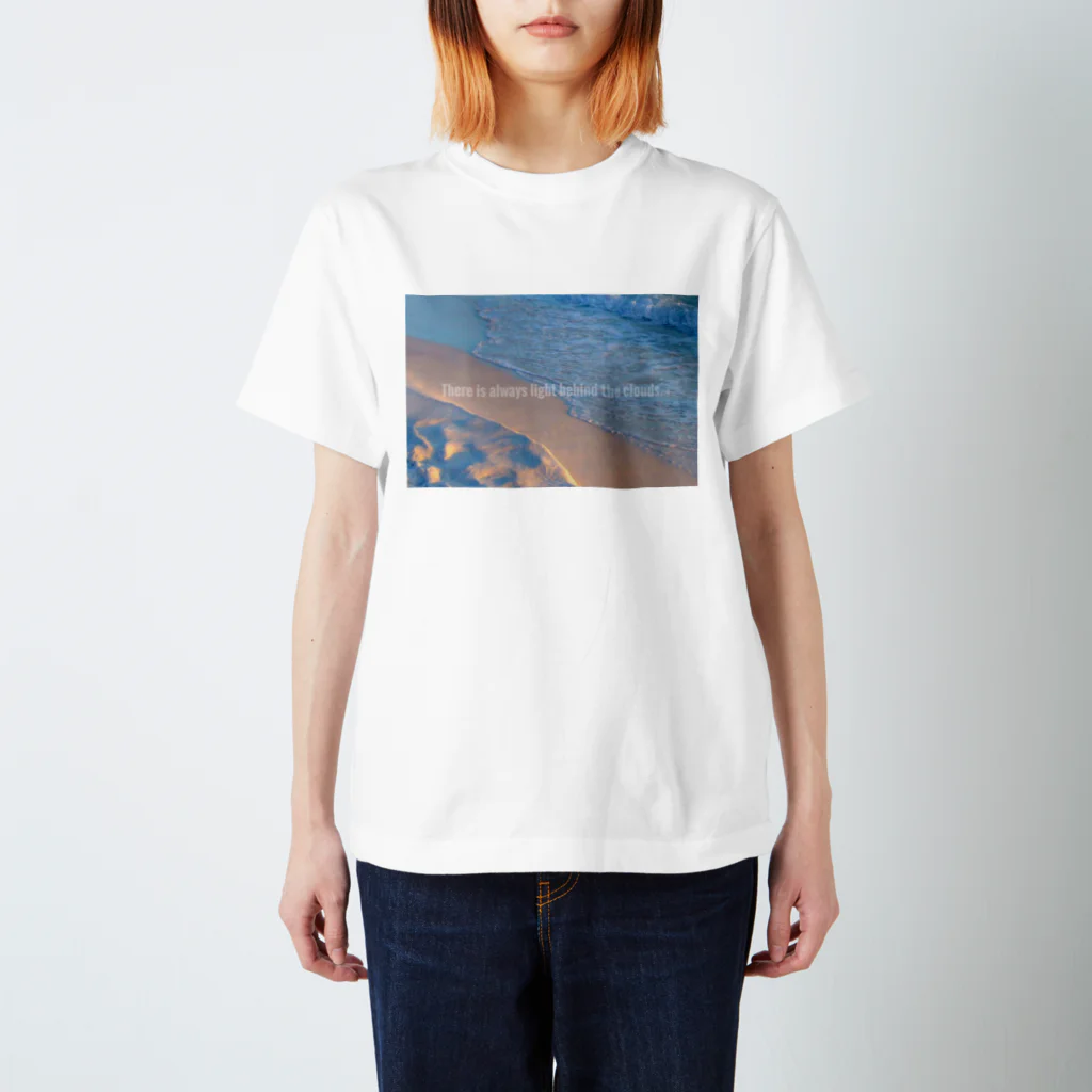 shun apparel shopのThere is always light behind the clouds. スタンダードTシャツ