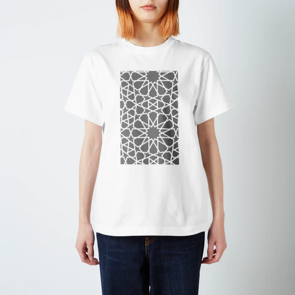 SayoShiotaのイスラム幾何学模様（グレー） Regular Fit T-Shirt