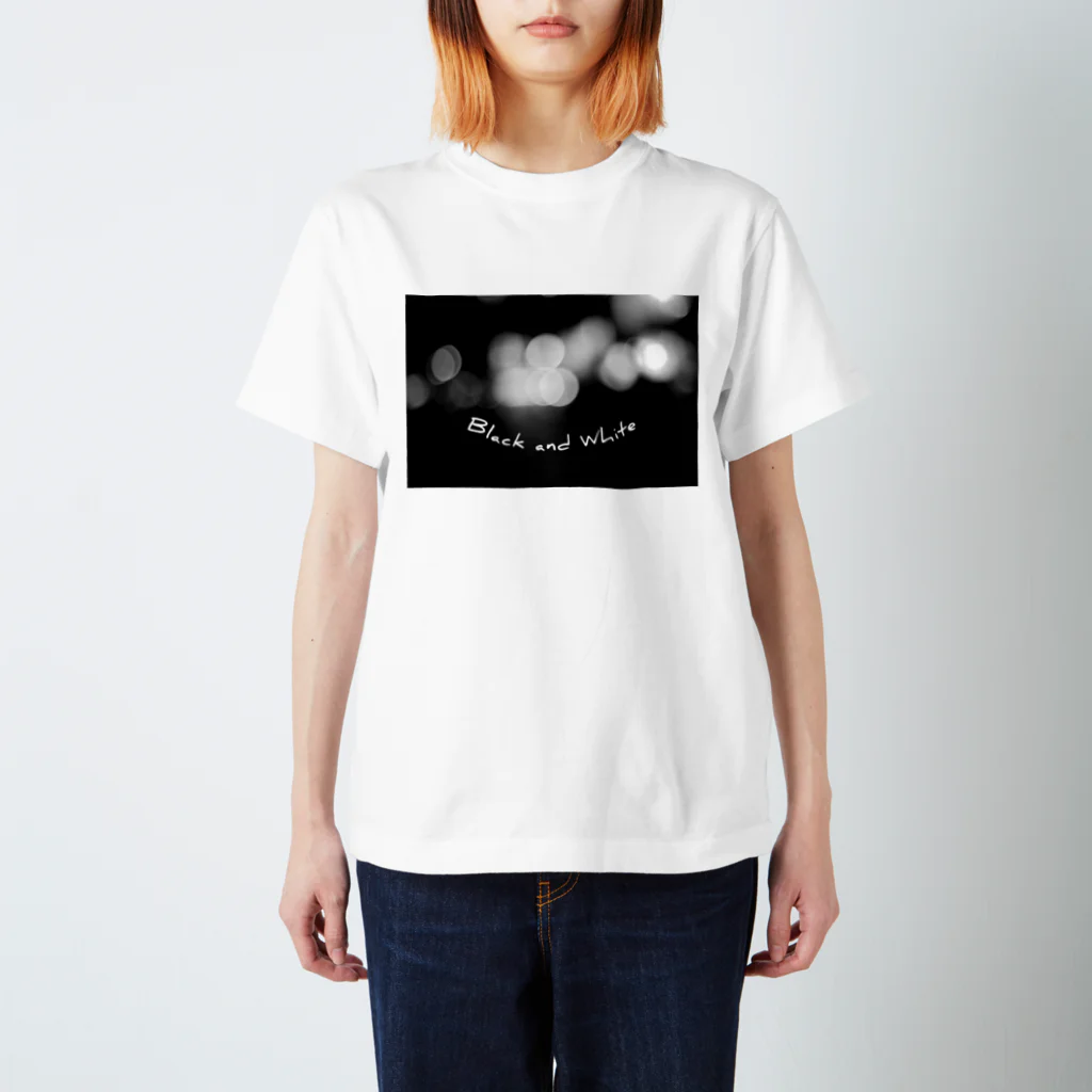 FILM CANERA FANのモノクロの玉ボケ スタンダードTシャツ