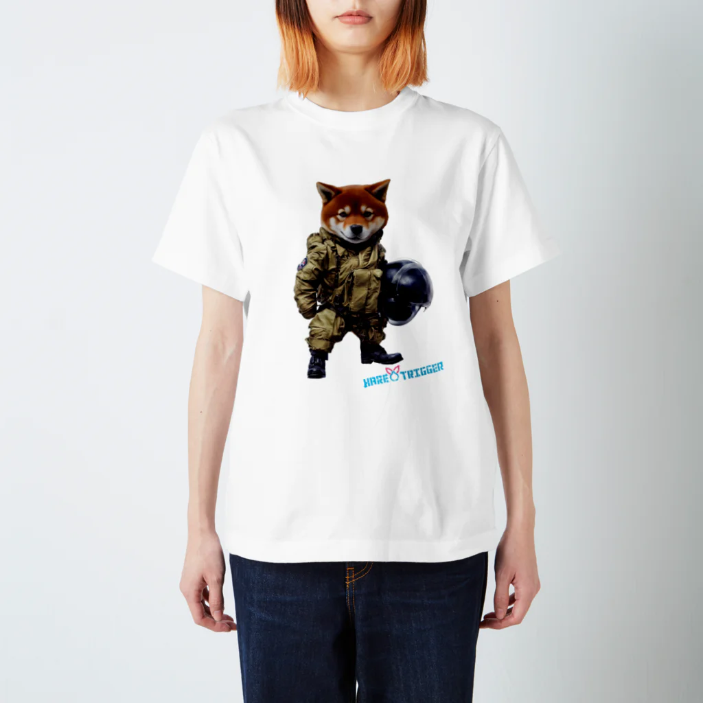 Hare Triggerの柴犬パイロット スタンダードTシャツ