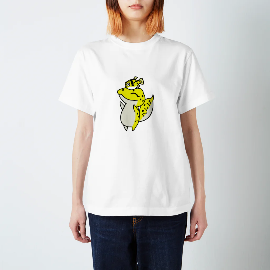 Pooyan'sのアベニーパファーとヒョウモントカゲモドキちゃん スタンダードTシャツ