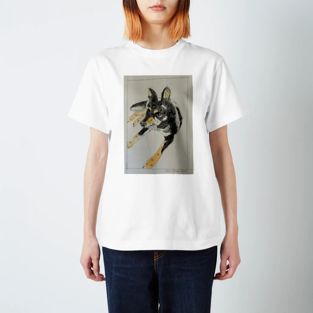 「画家 小島 みのる」 MINORU KOJIMA「明るい色の展覧会」月の紳士の可愛い柴犬・黒い豆柴。手描きのイラスト、水彩画。 Regular Fit T-Shirt