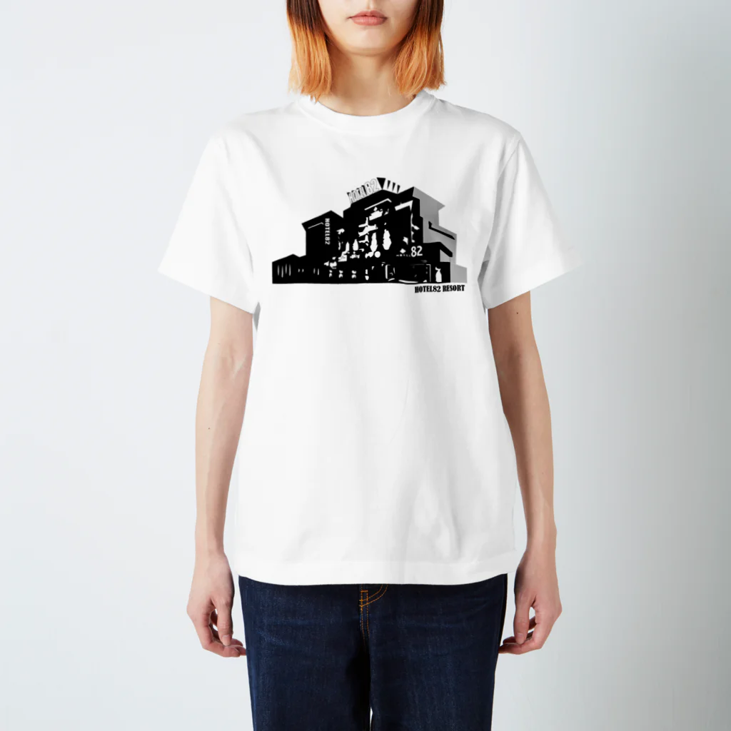 Hotel82 SHOPのラブホテル 外観 Regular Fit T-Shirt