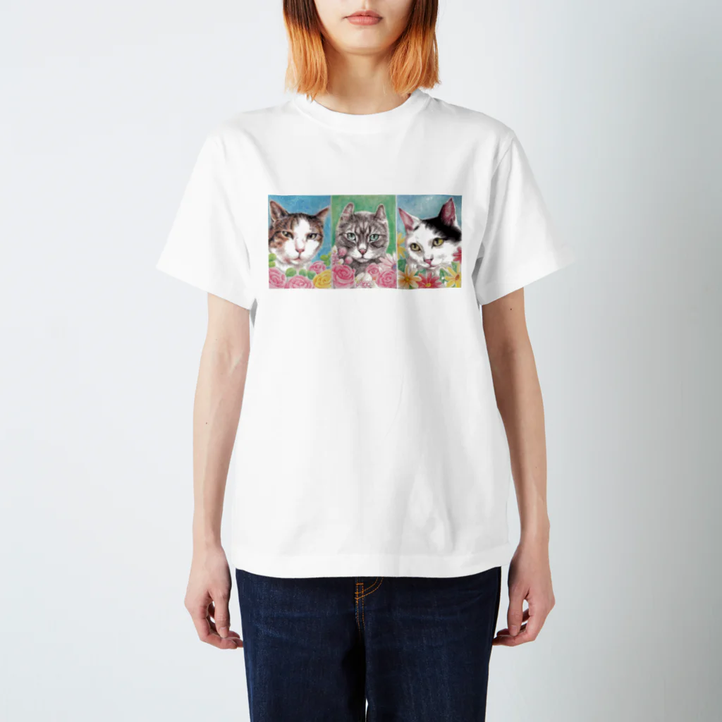 Ａｔｅｌｉｅｒ　Ｈｅｕｒｅｕｘの花と３ニャンズ Regular Fit T-Shirt