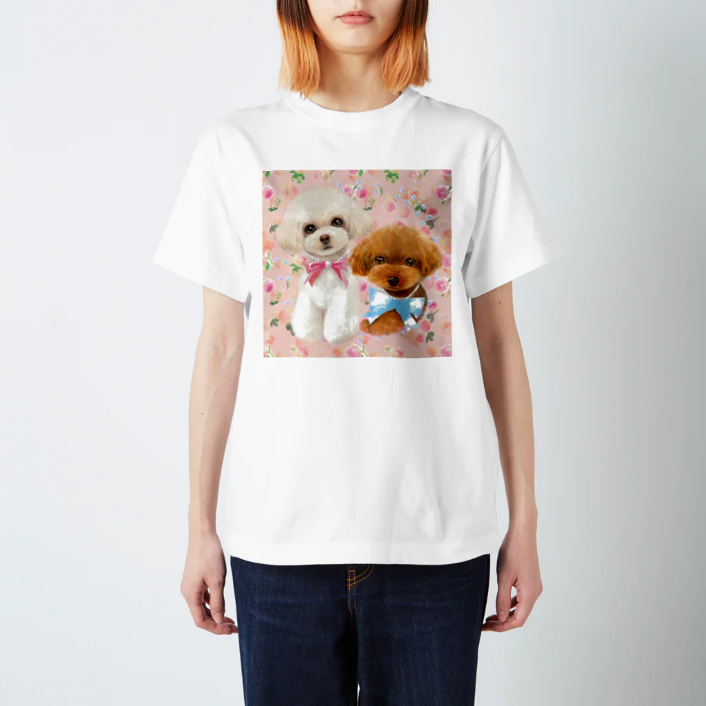 NORIMA'S SHOP のアプリコットとクリームカラーのトイプードルと薔薇のパターンイラスト スタンダードTシャツ