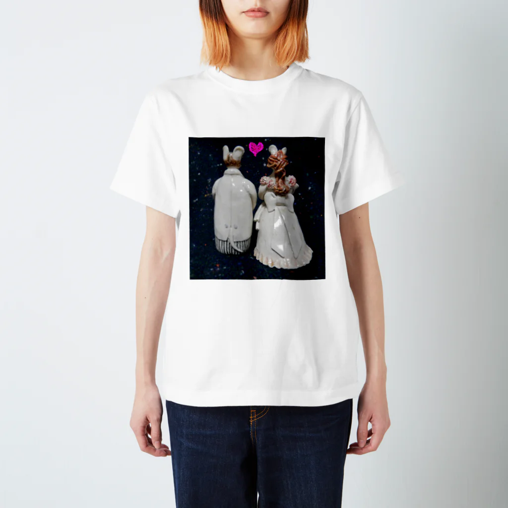 陶芸ギャラリー・光のHappyネズミの新郎＆新婦 Regular Fit T-Shirt