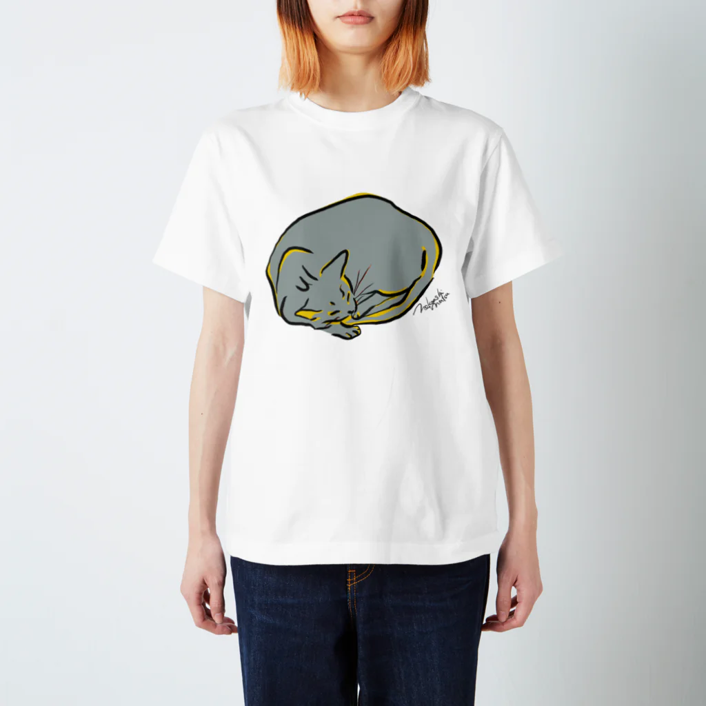 猫足のすりーぴーんぐきゃっと Regular Fit T-Shirt