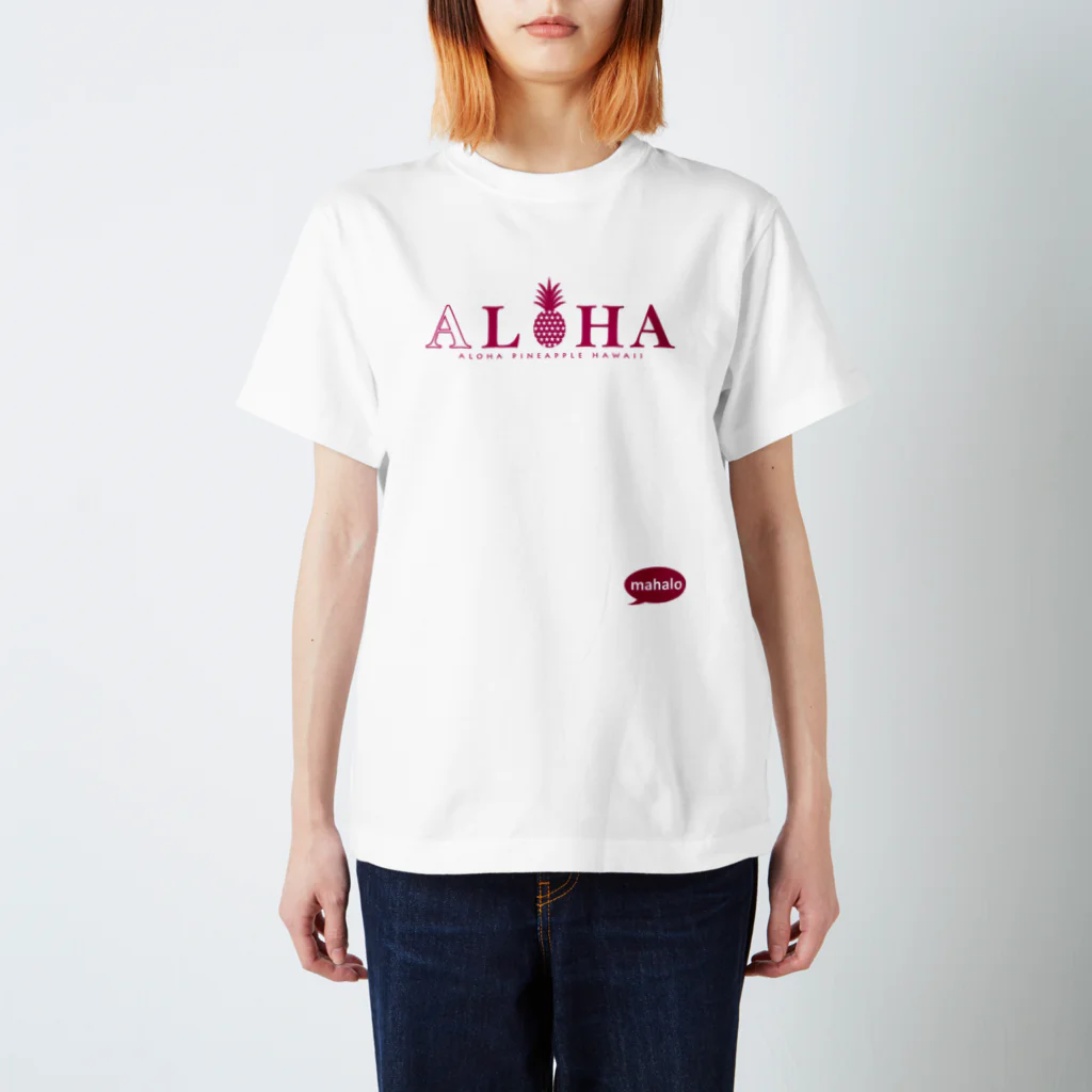 aloha_pineapple_hawaiiのパイナップル ALOHA 吹き出しマハロ 087 red pink Regular Fit T-Shirt