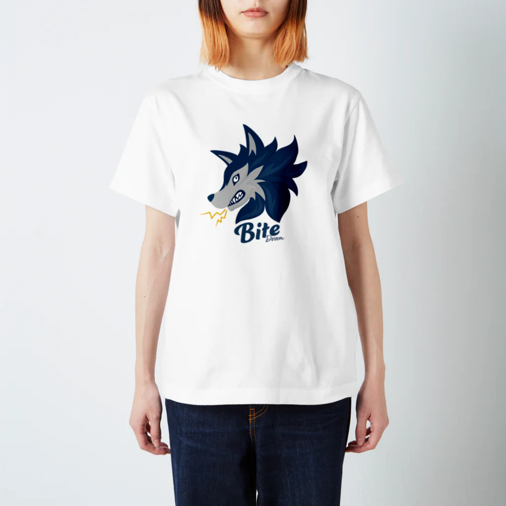 kocoon（コクーン）の食いしばり狼 Regular Fit T-Shirt