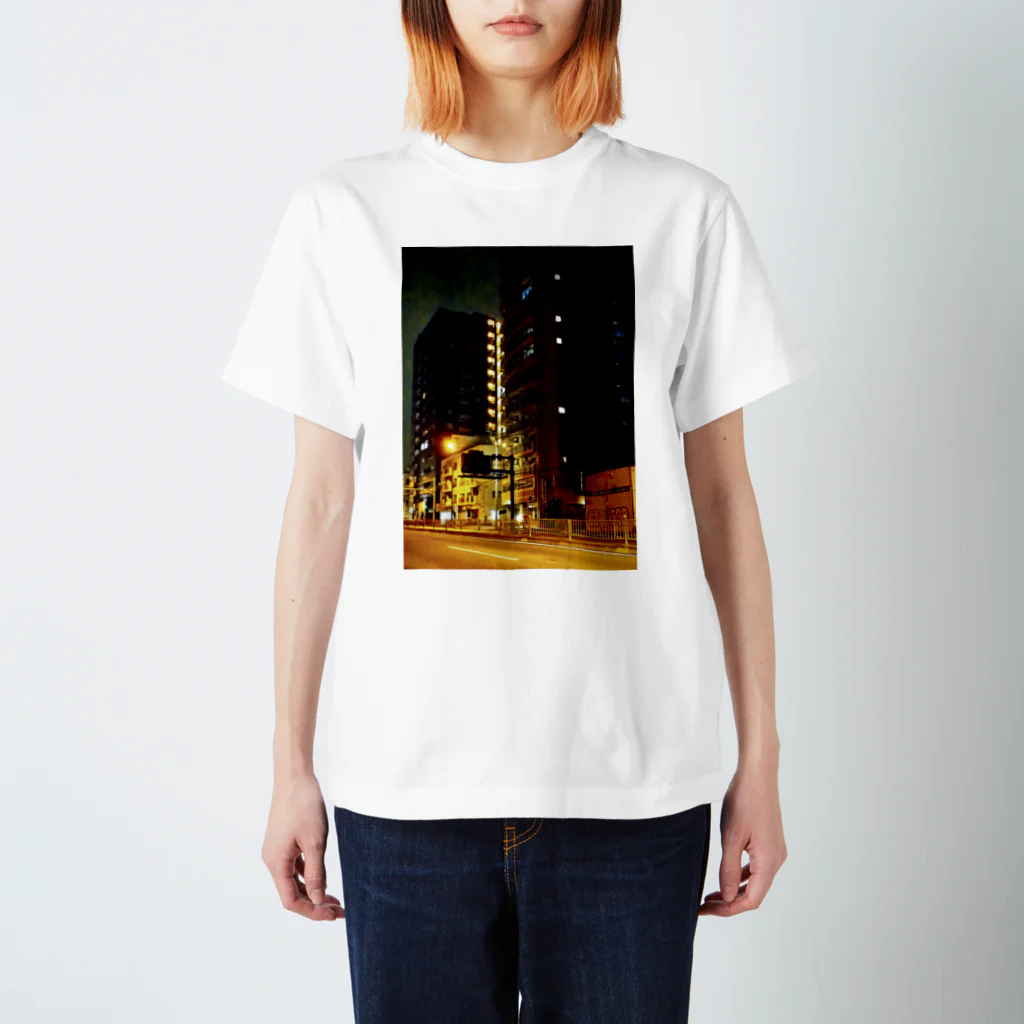 Tシャツ&雑貨の夜景(国道とビル) Regular Fit T-Shirt