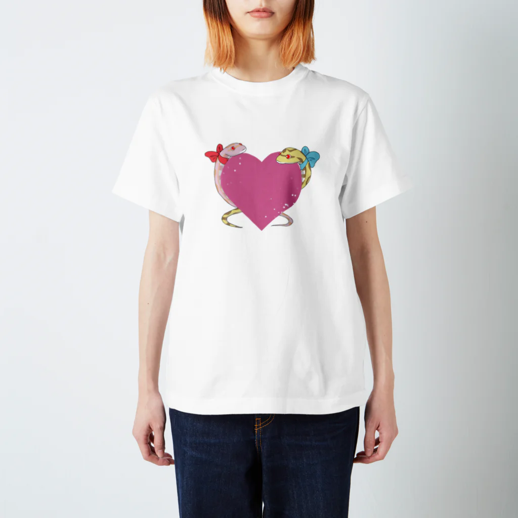 caroのなかよしヘビ Regular Fit T-Shirt