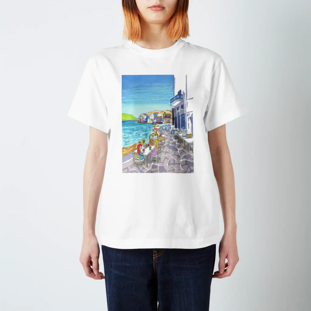 AKISENのエーゲ海カフェガールズ Regular Fit T-Shirt