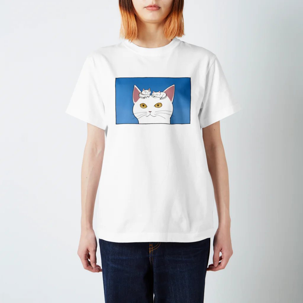 いろはにゃんこ堂の巨大な猫さんとちびにゃんず スタンダードTシャツ