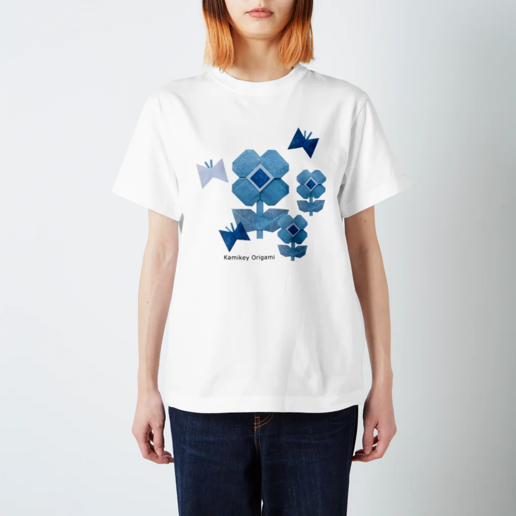 カミキィのブルーフラワー Regular Fit T-Shirt