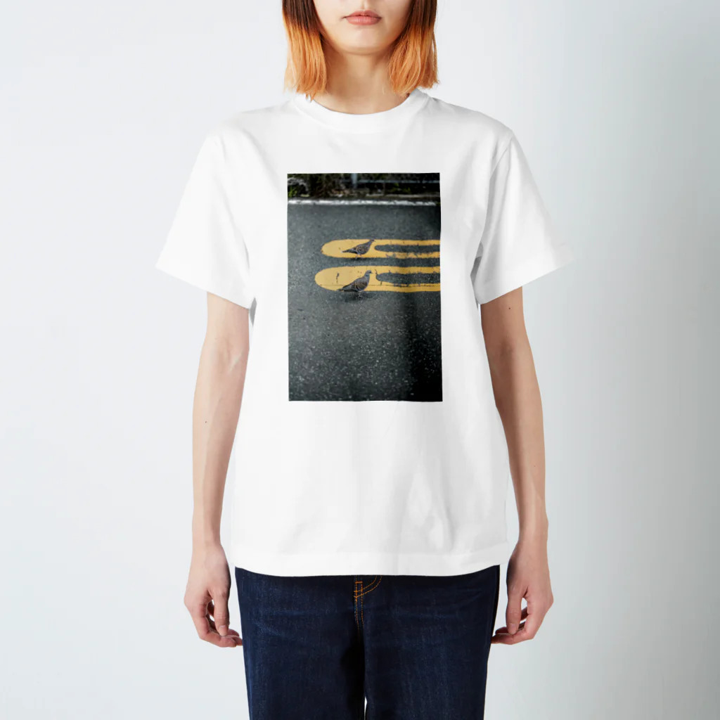 ワモリクラブのシンクロナイズドピジョンズ Regular Fit T-Shirt