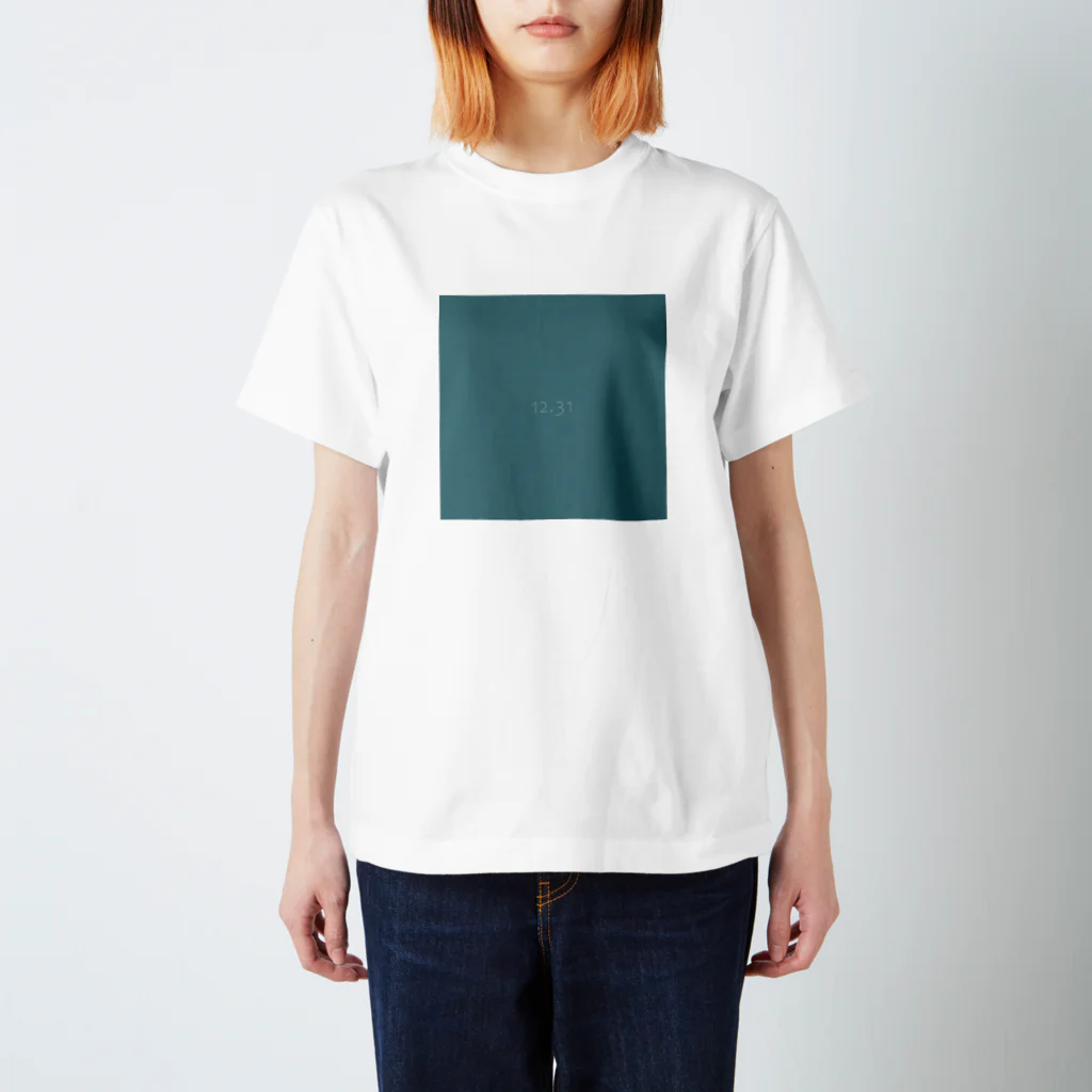 「Birth Day Colors」バースデーカラーの専門店の12月31日の誕生色「ブルターニュ・ブルー」 Regular Fit T-Shirt