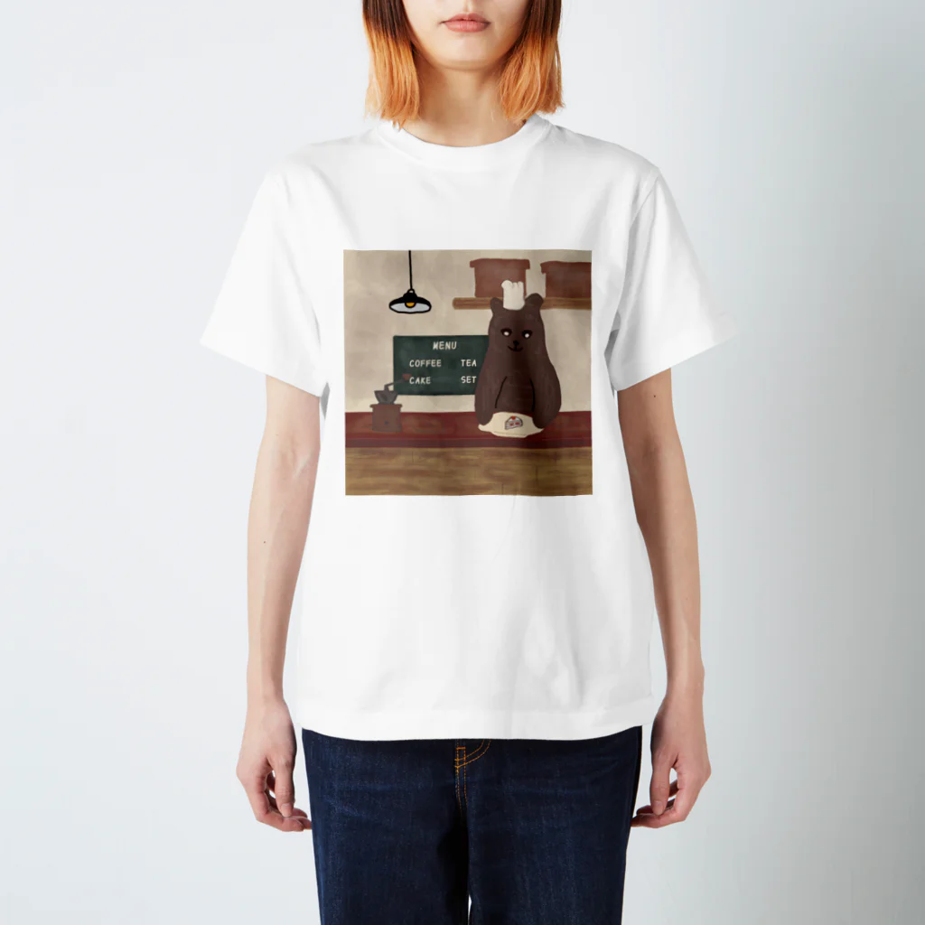 【KOTCH】 Tシャツショップのくまのカフェ Regular Fit T-Shirt