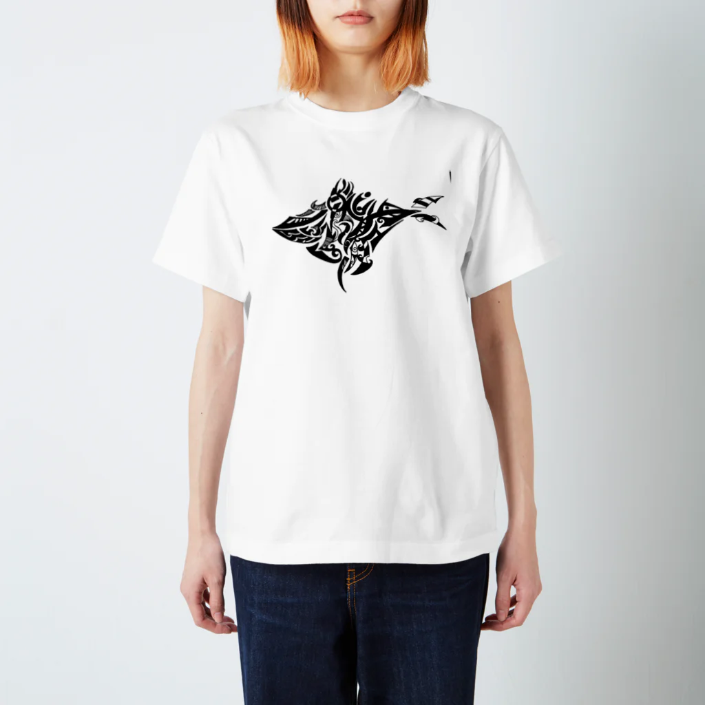 KARASU_HAGANE SHOPの神秘的なクジラ Regular Fit T-Shirt