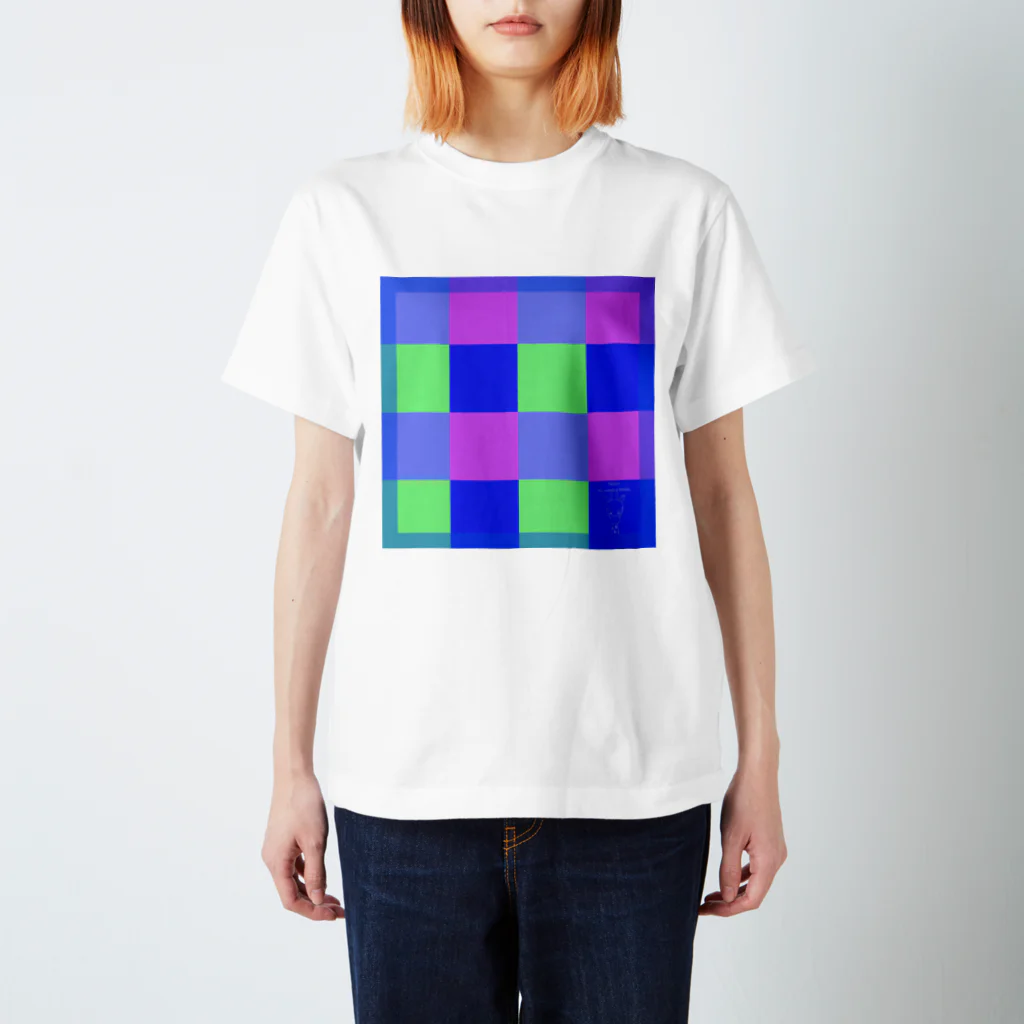 CUTIE　BOXのキリンのりんりん　へんし～ん！！チェック柄 Regular Fit T-Shirt