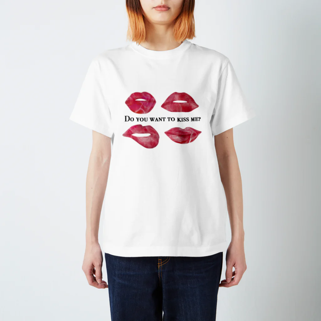 ひめるのdo u want to kiss me? Regular Fit T-Shirt