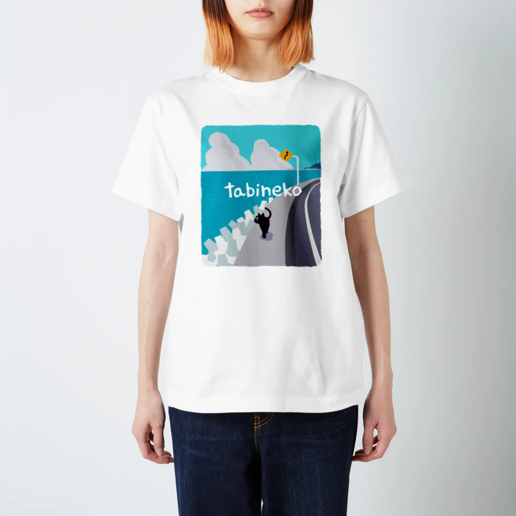 たびねこグッズSHOPのたびねこ：海からの風 Regular Fit T-Shirt