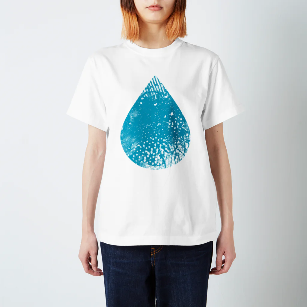 文字と写真と意匠の雨垂れ Regular Fit T-Shirt