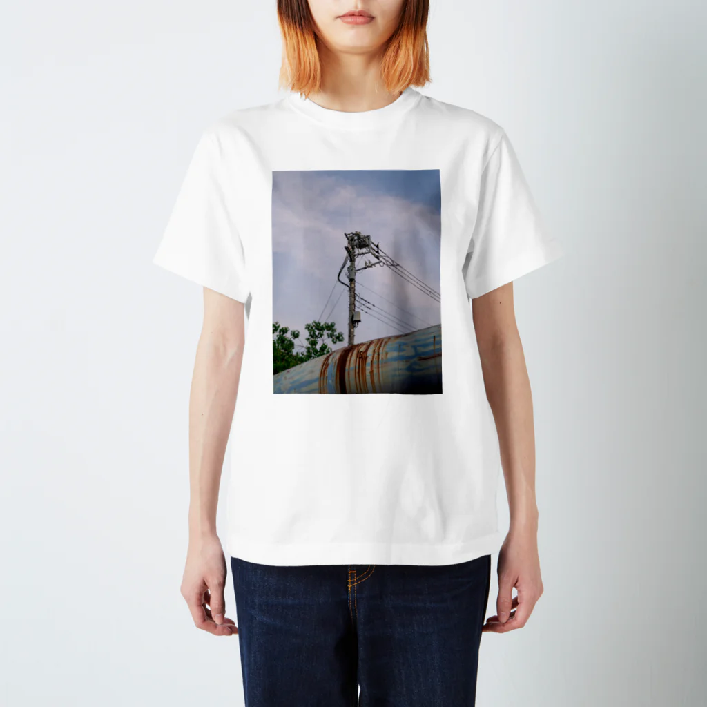 photographer_khjの電信柱 T-shirt スタンダードTシャツ