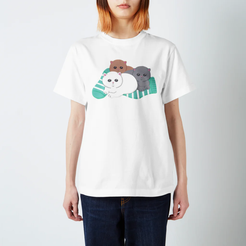 Makiko Takayamaのくつした猫 スタンダードTシャツ