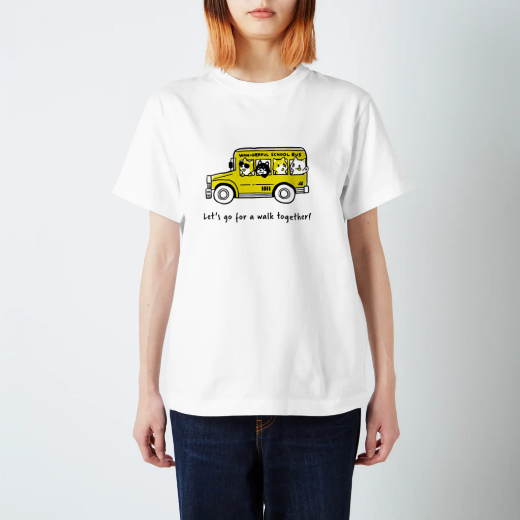 toneko's shopの柴犬×バス_トネコ スタンダードTシャツ