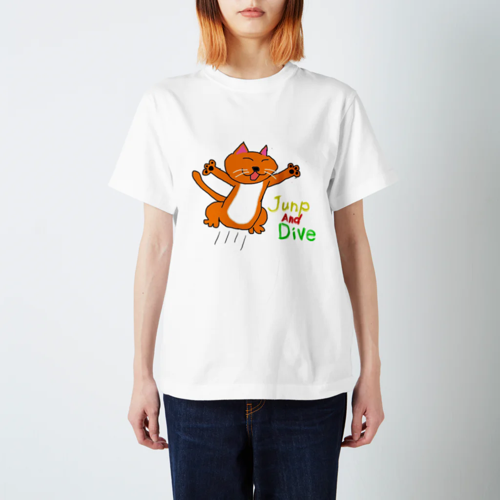 kuritamaのJump And Dive 猫 スタンダードTシャツ