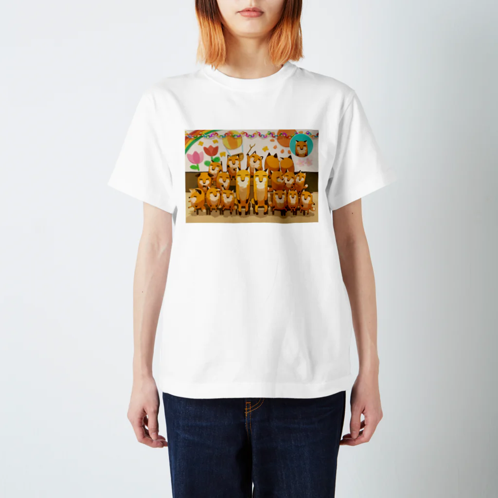 ミサキの卒業写真(背景あり) スタンダードTシャツ