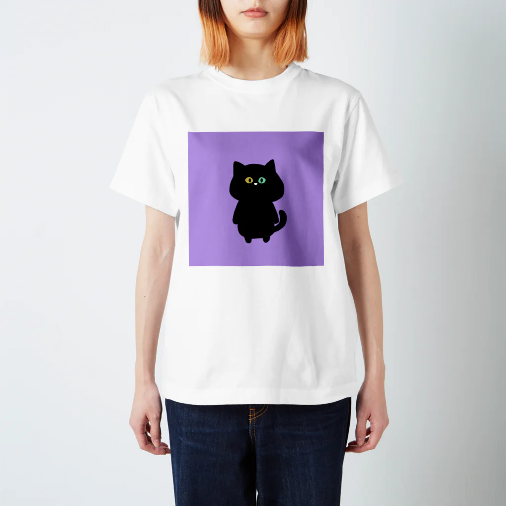 ネムうまるの黒猫 しじみさん【紫】 スタンダードTシャツ