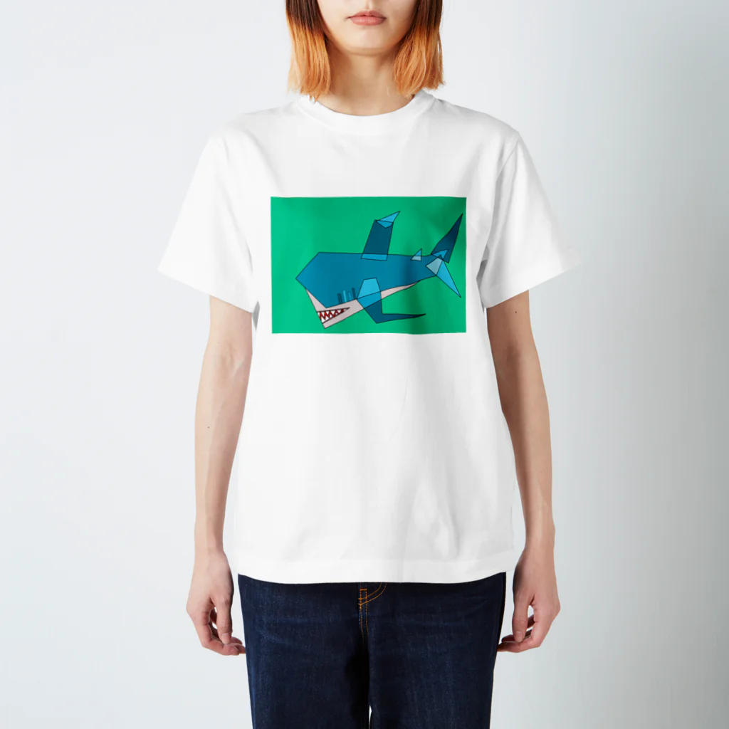 ハナキズノアカザルの抽象サメ スタンダードTシャツ