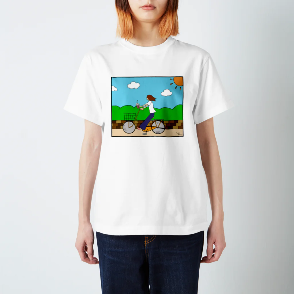 チームりぃの部室の爆走りぃちゃん Regular Fit T-Shirt