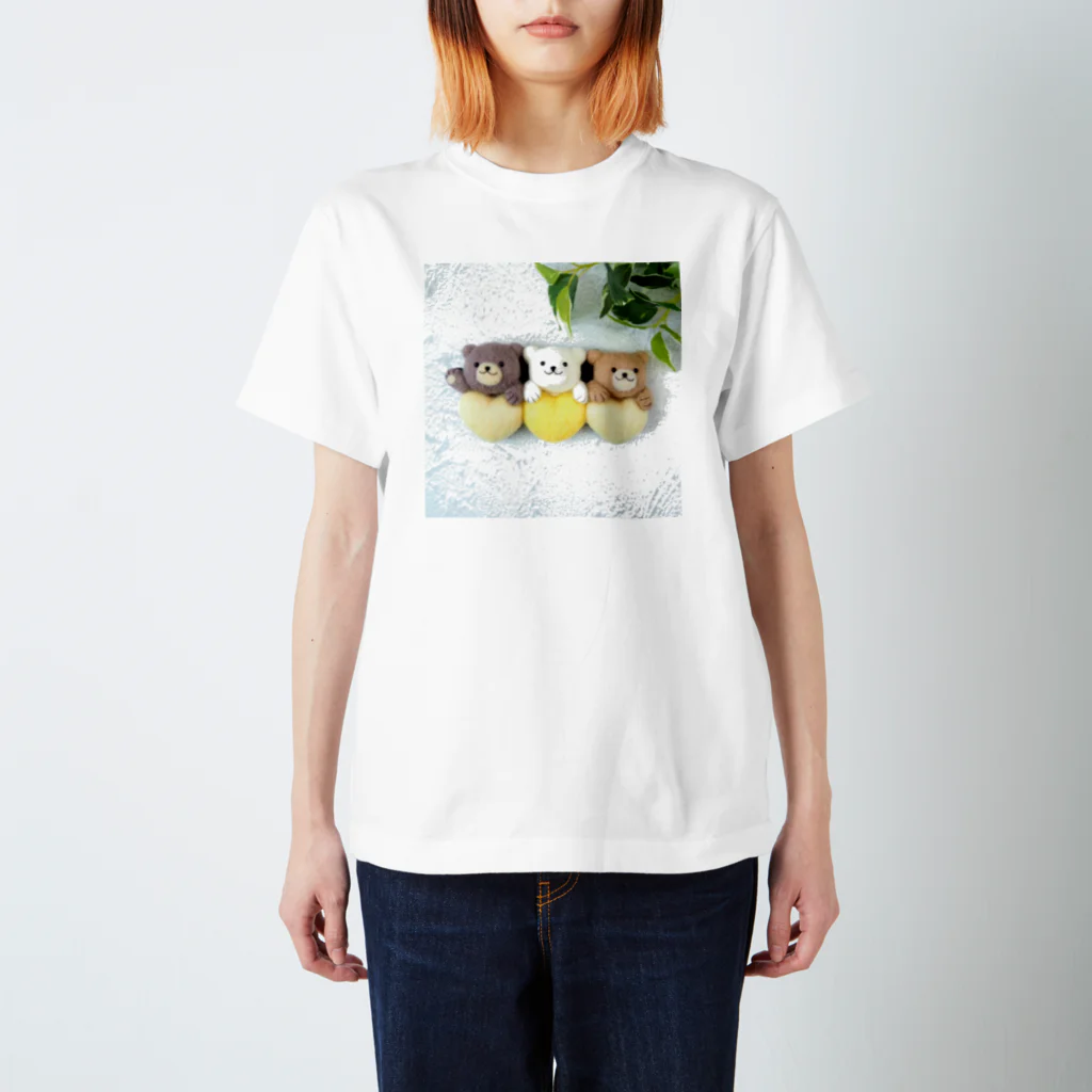 kumamia（くまみあ）のくまの3兄弟（ハート黄） Regular Fit T-Shirt