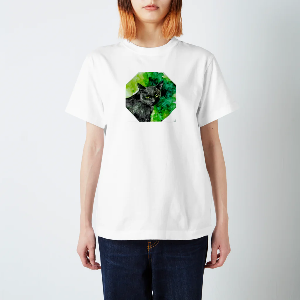 NEKONEEの黒恵 Regular Fit T-Shirt