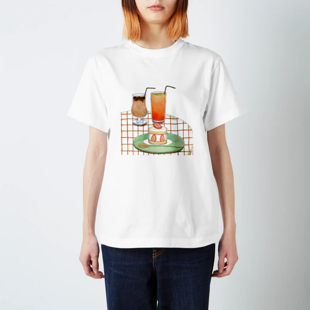 nukumiのStrawberry short cake スタンダードTシャツ