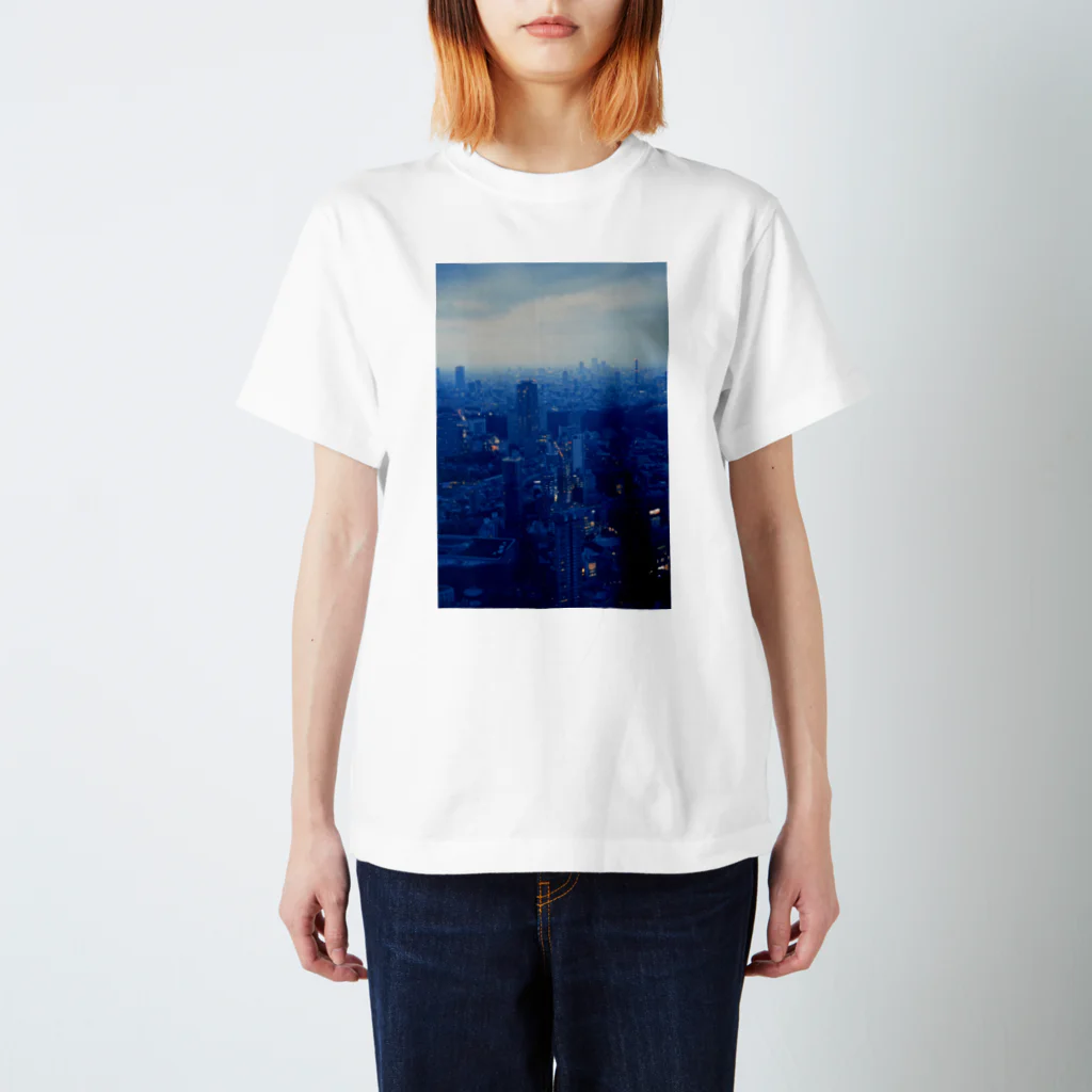 SAKI OTSUKAの東京の青 Regular Fit T-Shirt