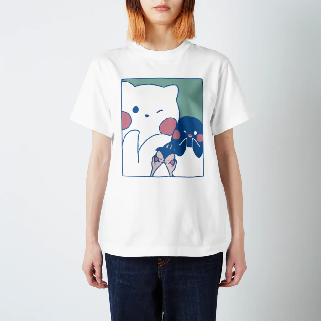 tafu tafuのかわいいポーズのしろぎんしま スタンダードTシャツ