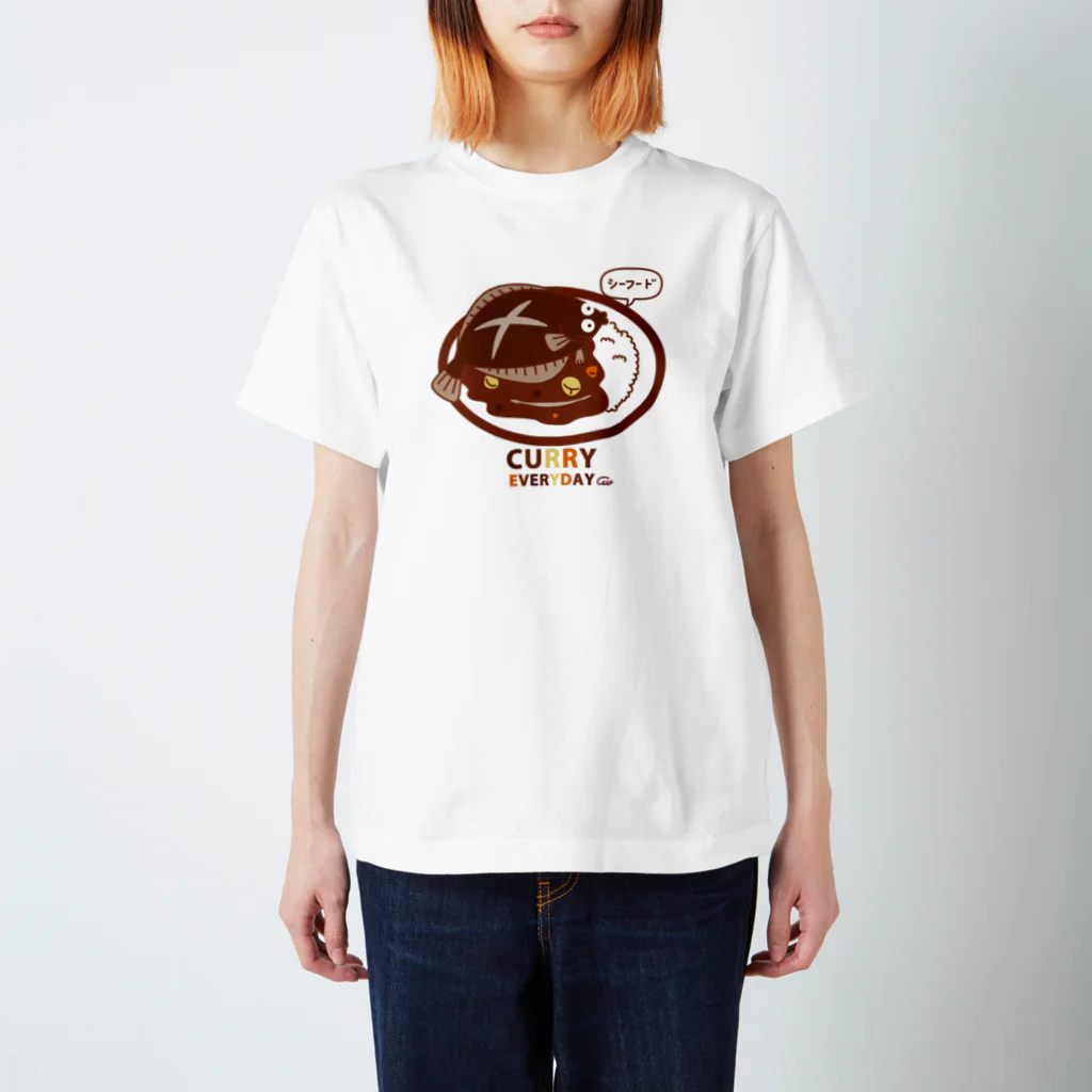 イラスト MONYAAT の　シーフードカレー Regular Fit T-Shirt